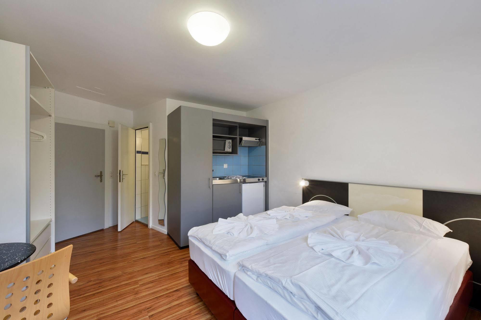 Swiss Star California - Self Check-In Apartment Zurich Exterior photo